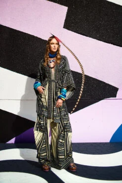 WIDE LEG TROUSER WITH POCKETS BETWEEN THE LINES -Vivid Couture 170212 camilla rio lb 25 2421