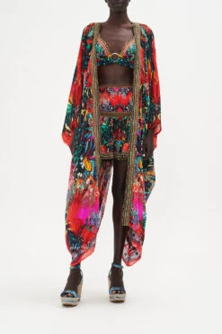 LAYER WITH CB PANEL IN A FLUTTER