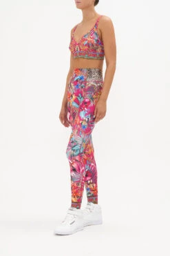 V-NECK ACTIVE CROP GAIAS GIRL -Vivid Couture CAMILLA 00021613 V NECK ACTIVE CROP GAIAS GIRL 2