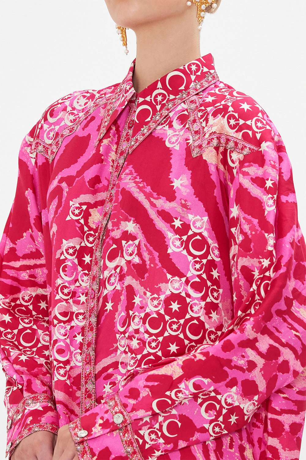 LONG LINE SHIRT WITH YOKE AND BUTTON DETAIL SONG OF SACRIFICE - Image 6