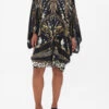 T SHAPE SHORT KAFTAN UNTAMED ROYALTY -Vivid Couture CAMILLA 00022608 T SHAPE SHORT KAFTAN UNTAMED ROYALTY 1