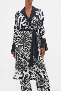 SPLIT CUFF SOFT COAT FELINE FANTASY -Vivid Couture CAMILLA 00022639 SPLIT CUFF SOFT COAT FELINE FANTASY 4