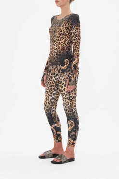 LONG SLEEVE THUMBHOLE TOP RUNNING IN THE WILD -Vivid Couture CAMILLA 00023331 LONGSLEEVETHUMBHOLETOPRUNNINGINTHEWILD RUNNING IN THE WILD 2