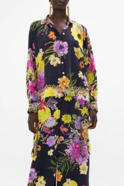 CURVED HEM SHIRT PEACE BE WITH YOU -Vivid Couture CAMILLA 00023374 CURVED HEM SHIRT PEACE BE WITH YOU 4