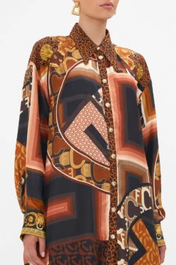 LONG LINE SHIRT WITH YOKE AND BUTTON DETAIL FEELING FRESCO -Vivid Couture CAMILLA 00023584 FEELINGFRESCO LONGLINESHIRTWITHYOKEANDBUTTONDETAIL 5