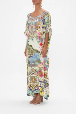 ROUND NECK KAFTAN AMALFI AMORE -Vivid Couture CAMILLA 00023688 AMALFIAMORE ROUNDNECKKAFTAN1
