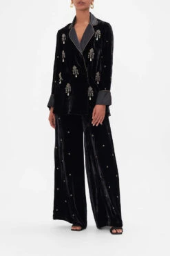 RELAXED JACKET WITH SPLIT CUFFS A NIGHT AT THE OPERA 15 RELAXED JACKET WITH SPLIT CUFFS A NIGHT AT THE OPERA -Vivid Couture CAMILLA 00023845 ANIGHTATTHEOPERA RELAXEDJACKETW SPLITCUFFS VELVETFLOW 6