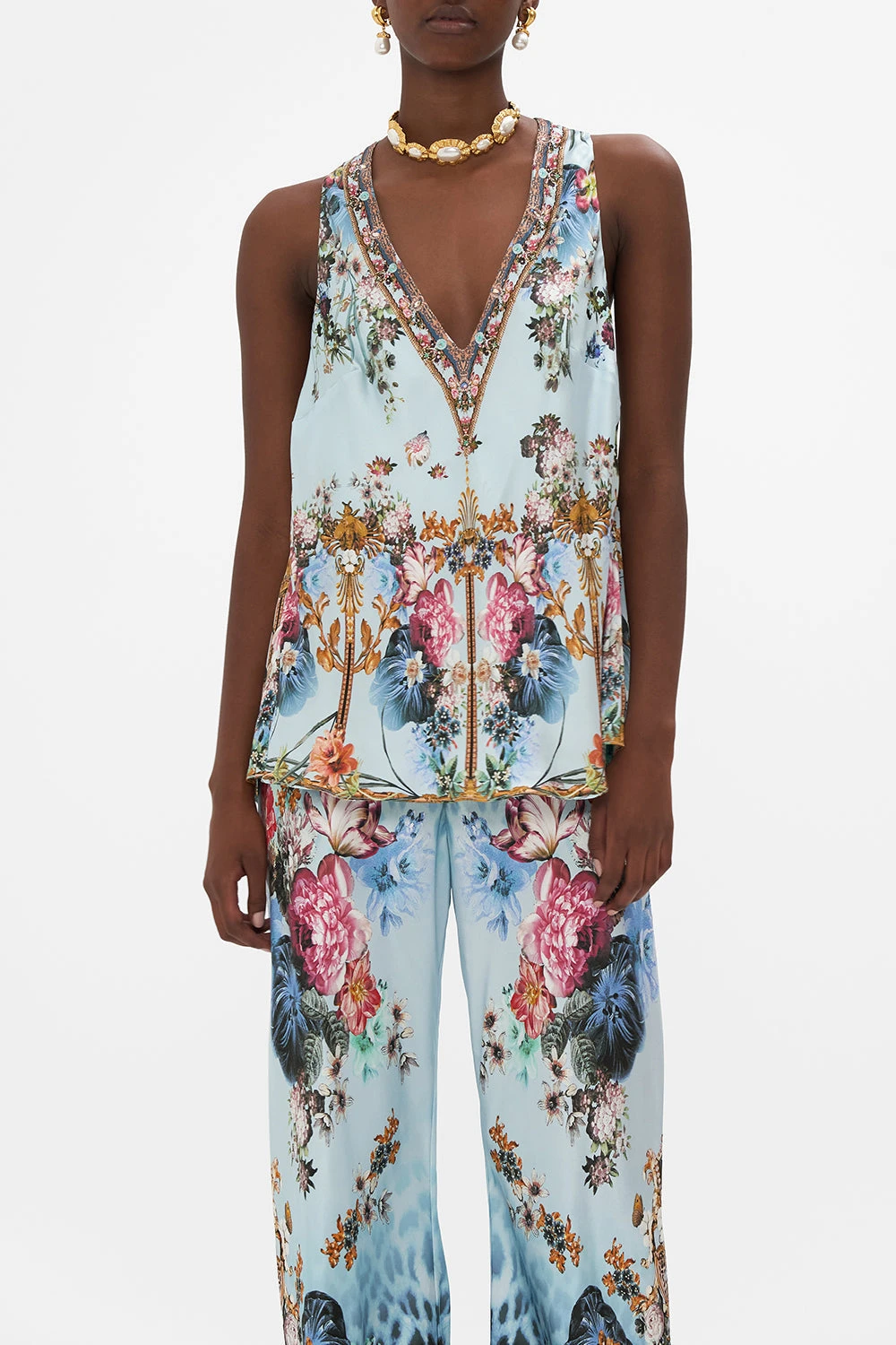 V NECK TOP WITH KNOT BACK LETTERS TO LEO - Image 5