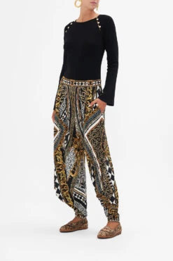 BUTTON DETAIL LONG SLEEVE TOP LOOK UP TESORO -Vivid Couture CAMILLA 00024127 BUTTON DETAIL LONG SLEEVE TOP LOOK UP TESORO 2