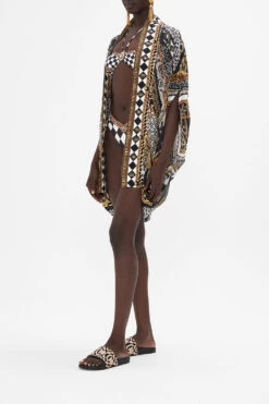 OPEN FRONT CARDI CAPE LOOK UP TESORO -Vivid Couture CAMILLA 00024265 OPEN FRONT CARDI CAPE LOOK UP TESORO 2