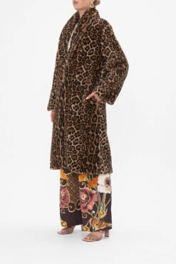 LONG TEDDY COAT WAVE YOUR WAND -Vivid Couture CAMILLA 00024840 LONGTEDDYCOATWAVEYOURWAND WAVE YOUR WAND 2