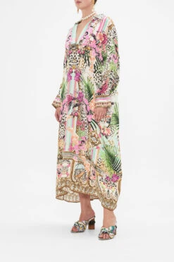 WING COLLAR KAFTAN DEAR AMORE MIO -Vivid Couture CAMILLA 00026705 DEARAMOREMIO WINGCOLLARKAFTAN 5