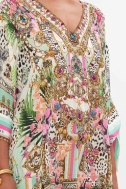 TIE SLEEVE SHORT V NECK KAFTAN DEAR AMORE MIO -Vivid Couture CAMILLA 00028220 DEARAMOREMIO TIESLEEVESHORTVNECKKAFTAN 5