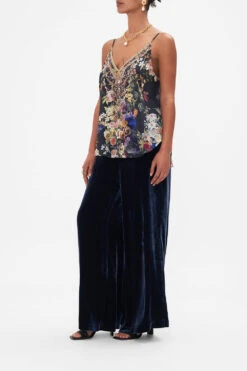 V NECK CAMI PLAY YOUR CARDS RIGHT -Vivid Couture CAMILLA 00028224 PLAYYOURCARDSRIGHT VNECKCAMI 2