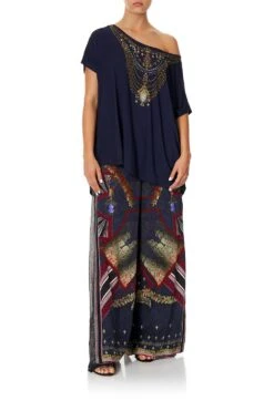 HIGH WAISTED TROUSER WITH GODET THIS CHARMING WOMAN -Vivid Couture camilla round neck t shirt this charming woman 1 d2132ec3 7750 4860 9d60 a54c27bc55a4